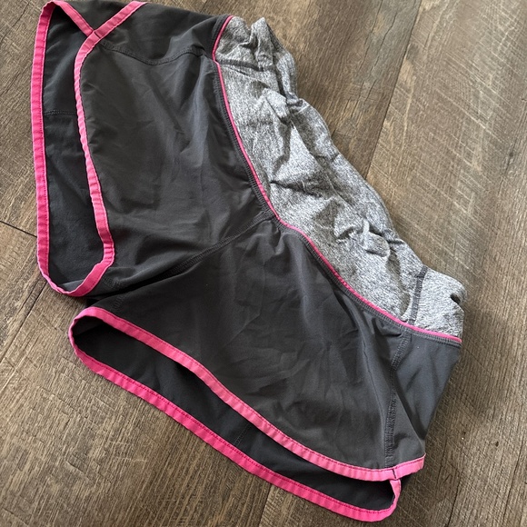 Lululemon speed up shorts - Picture 1 of 3